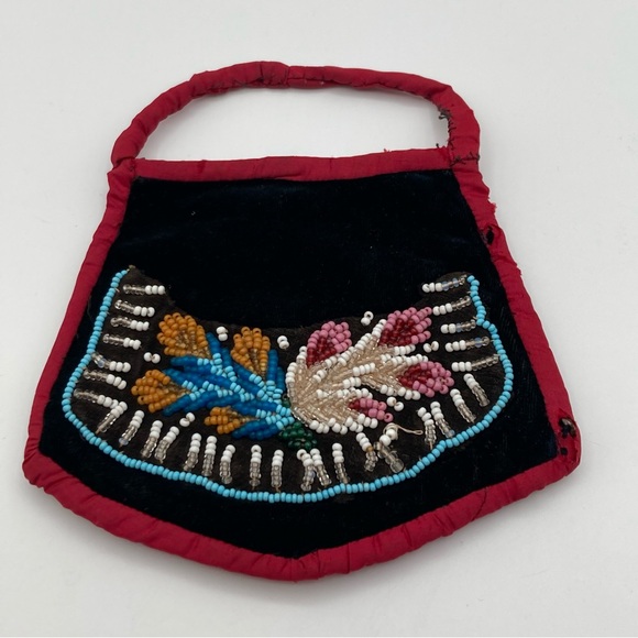 Vintage Hand Made Beaded Purse Native American? Black Velvet Handbag Cute - Picture 1 of 9